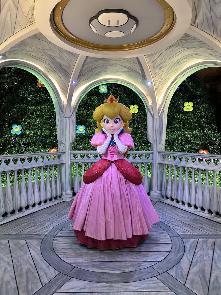 princess peach at super nintendo world 🩷👑
